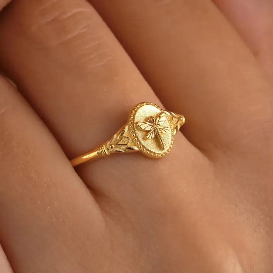 Dragonfly Vintage Style Ring for Women in 925 Sterling Silver with Brushed Craftsmanship, Available in Gold